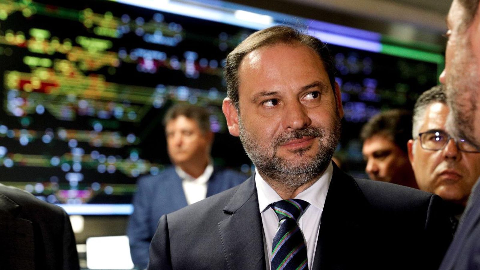 José Luis Ábalos, durant la visita a les instal·lacions de Control de Trànsit Centralitzat d'Adif de València-Font de Sant Lluís José Luis Ábalos, durant la visita a les instal·lacions de Control de Trànsit Centralitzat d'Adif de València-Font de Sant Lluís