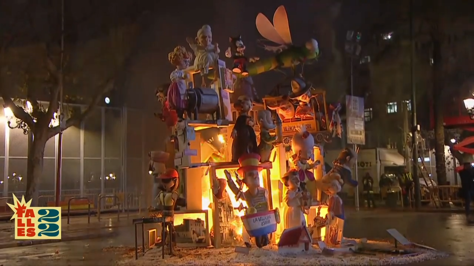 Cremà Falla Infantil Plaça de l'Ajuntament 2022