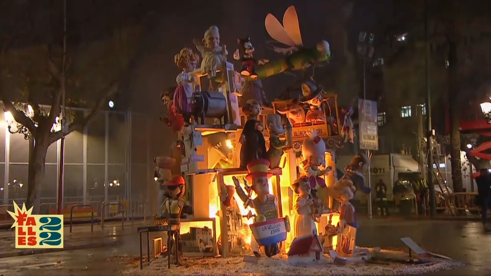 Cremà Falla Infantil Plaça de l'Ajuntament 2022