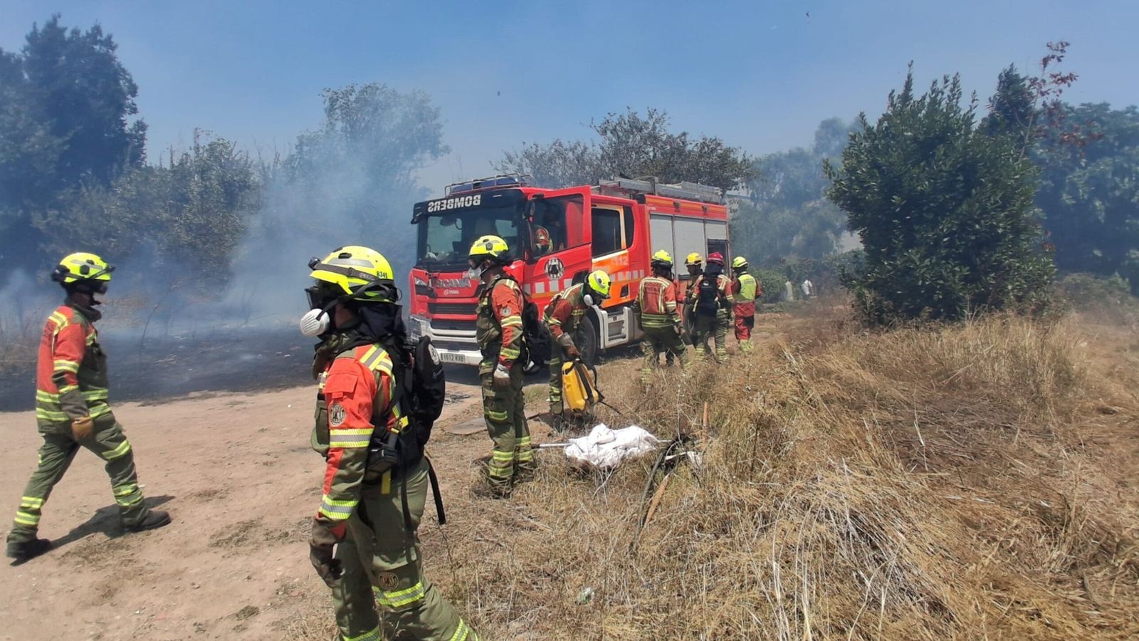 L'incendi forestal de Manises queda extingit després de causar la mort d'un home