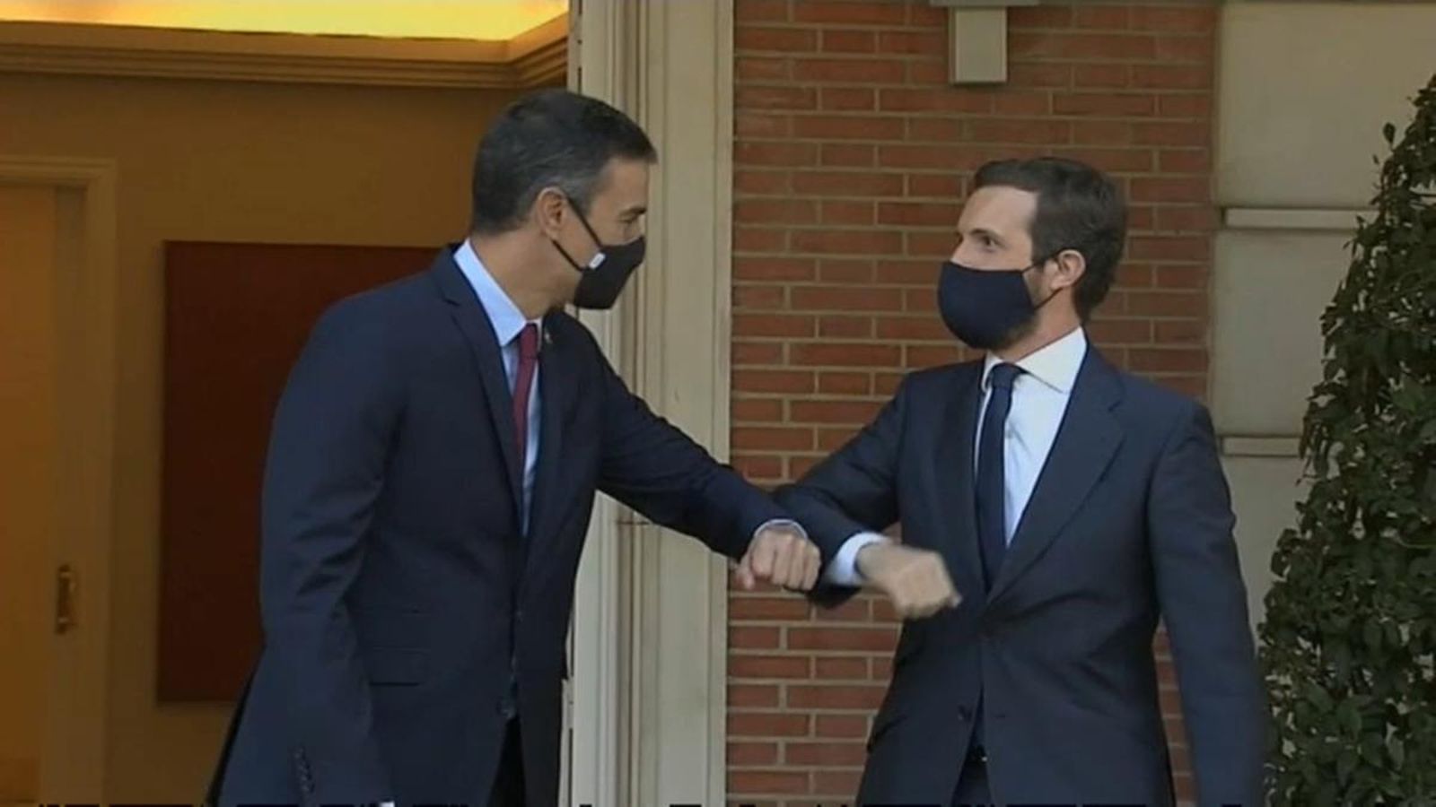 Sánchez y Casado, abans de la reunió