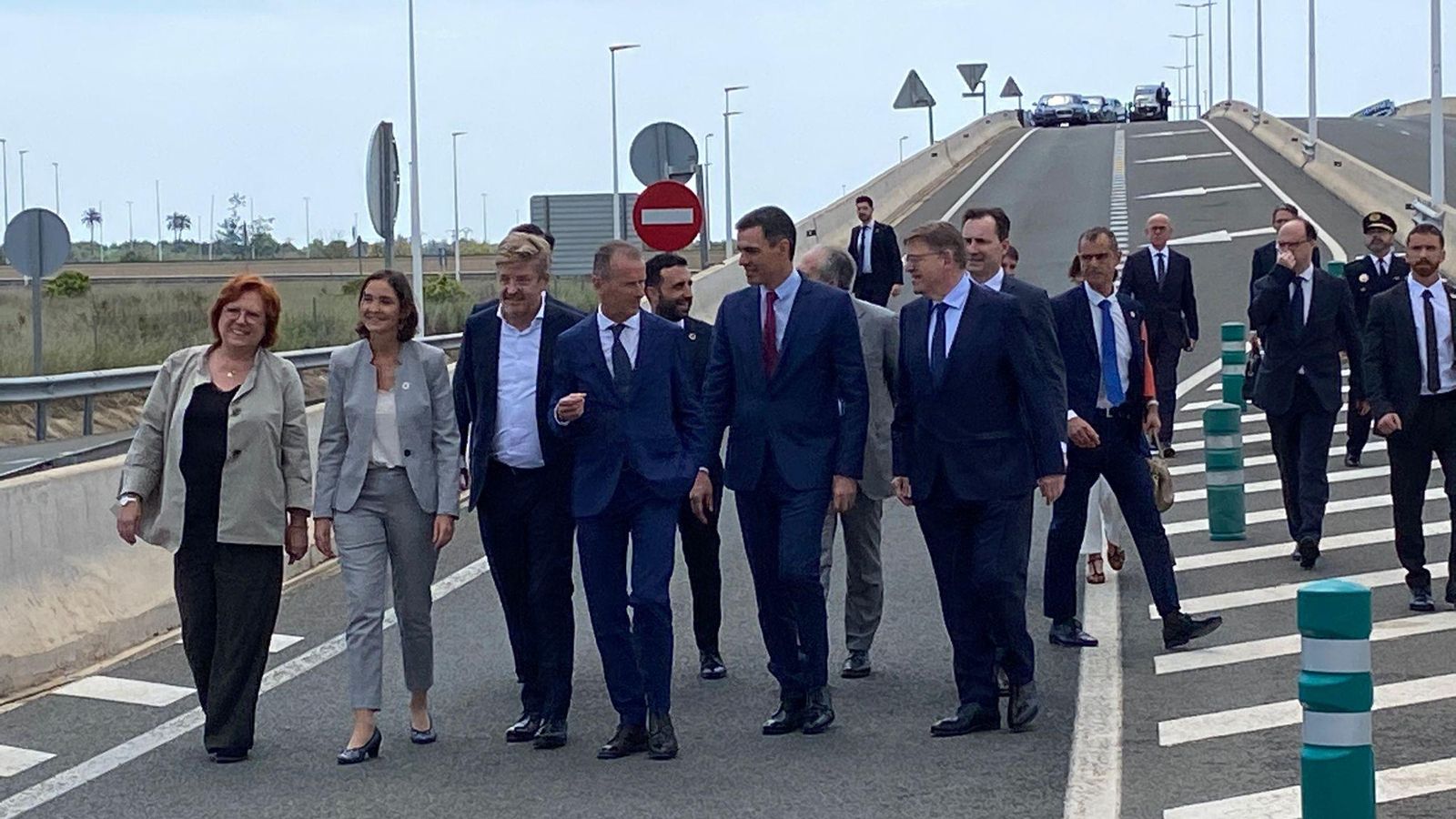 Responsables de Volkswagen i dels governs espanyol i de la Generalitat, abans de la presentació