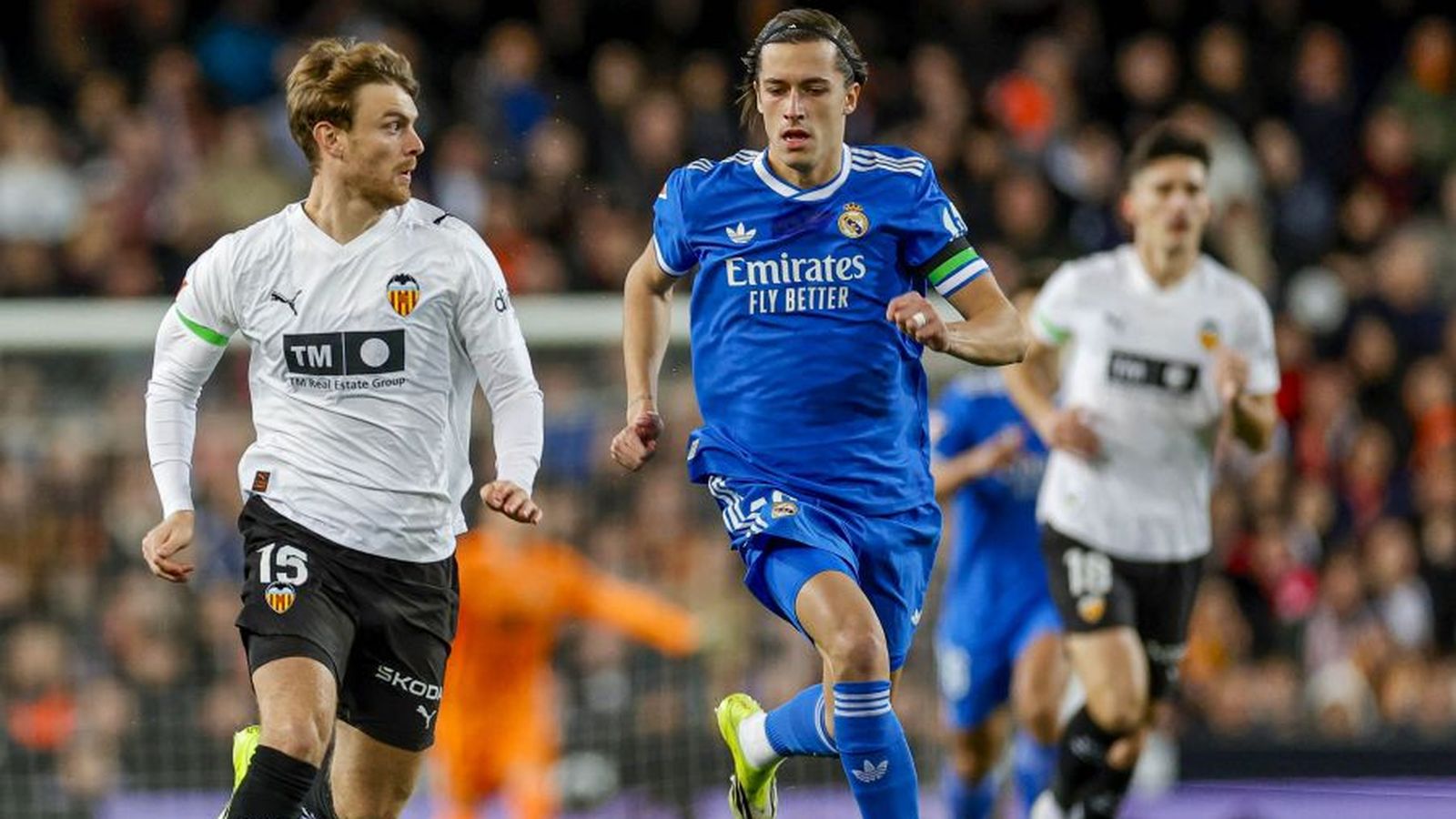 Lucas Beltrán i Álvaro Carreras, en el partit a Mestalla