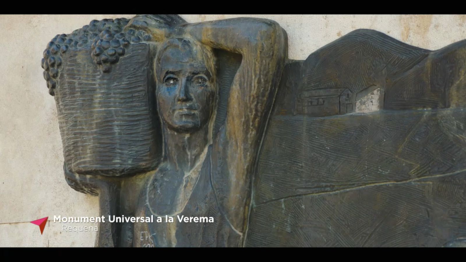 La festa de la verema gira entorn del vi, que es reparteix de forma gratuïta i envaeix els carrers d’alegria, celebració i festa una vegada a l’any