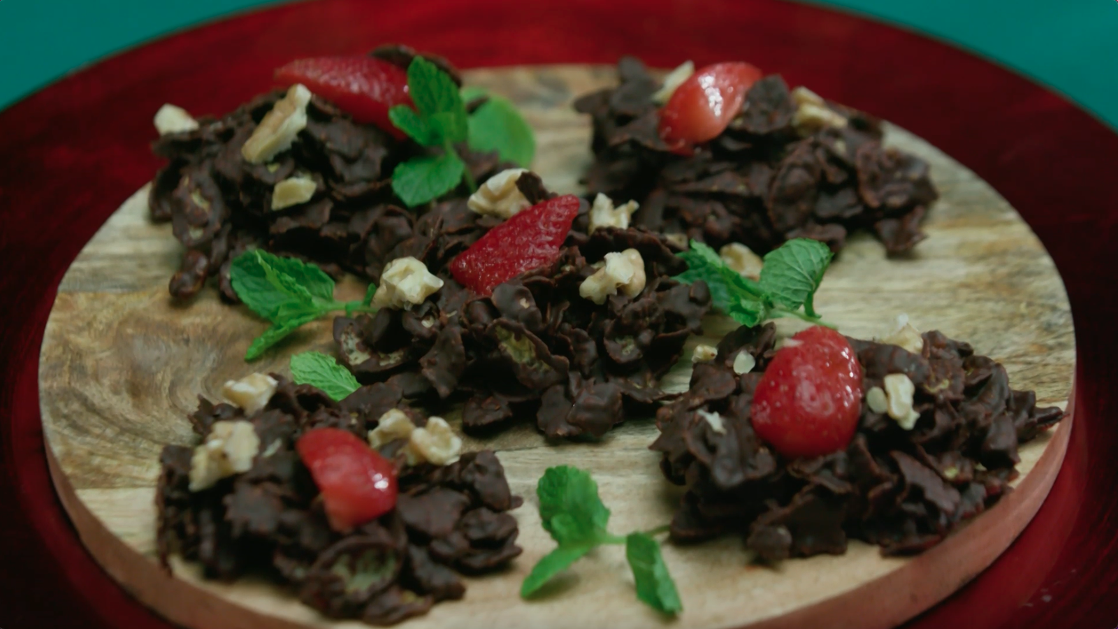 Roques de xocolate amb maduixes i fruita seca