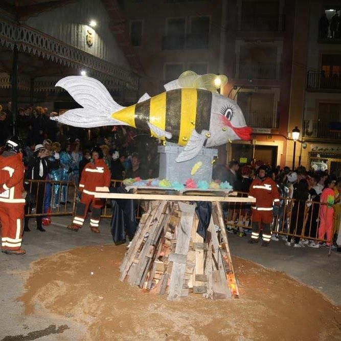Imatge d'arxiu de l'enterrament de la sardina del Carnaval d'Aiora Imatge d'arxiu de l'enterrament de la sardina del Carnaval d'Aiora