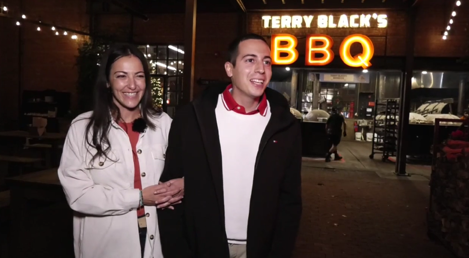 Krystel, de Simat, i el seu nóvio, ens descobreixen la gastronomia típica