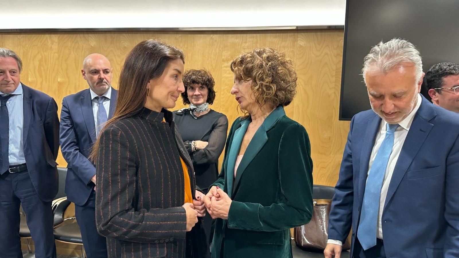 La consellera d'Hisenda, Ruth Merino, i la ministra d'Hisenda, Mª Jesús Montero, en la reunió del CPFF