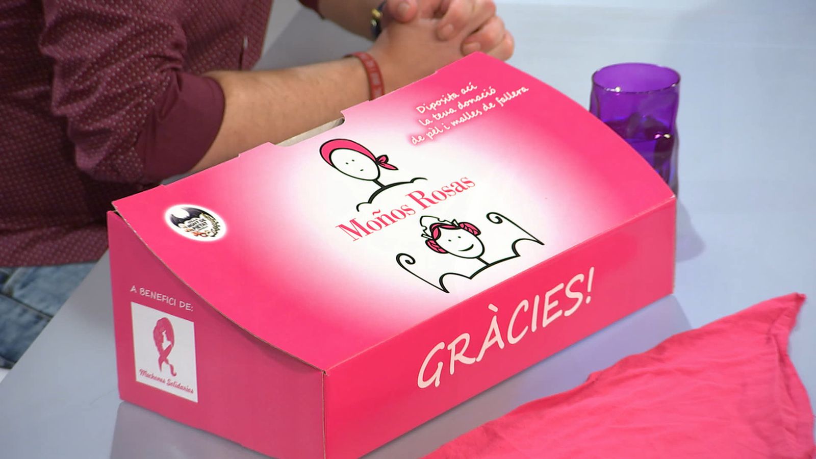 Iniciativa solidària “Monyos roses”