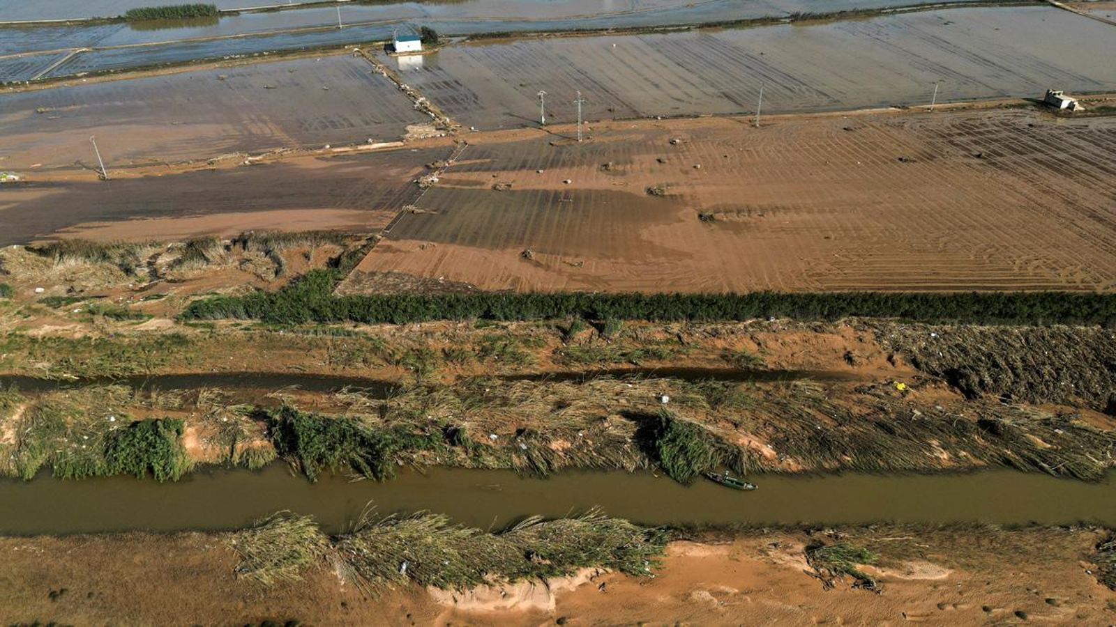 Imatge aèria de l'Albufera una setmana després de la catàstrofe
