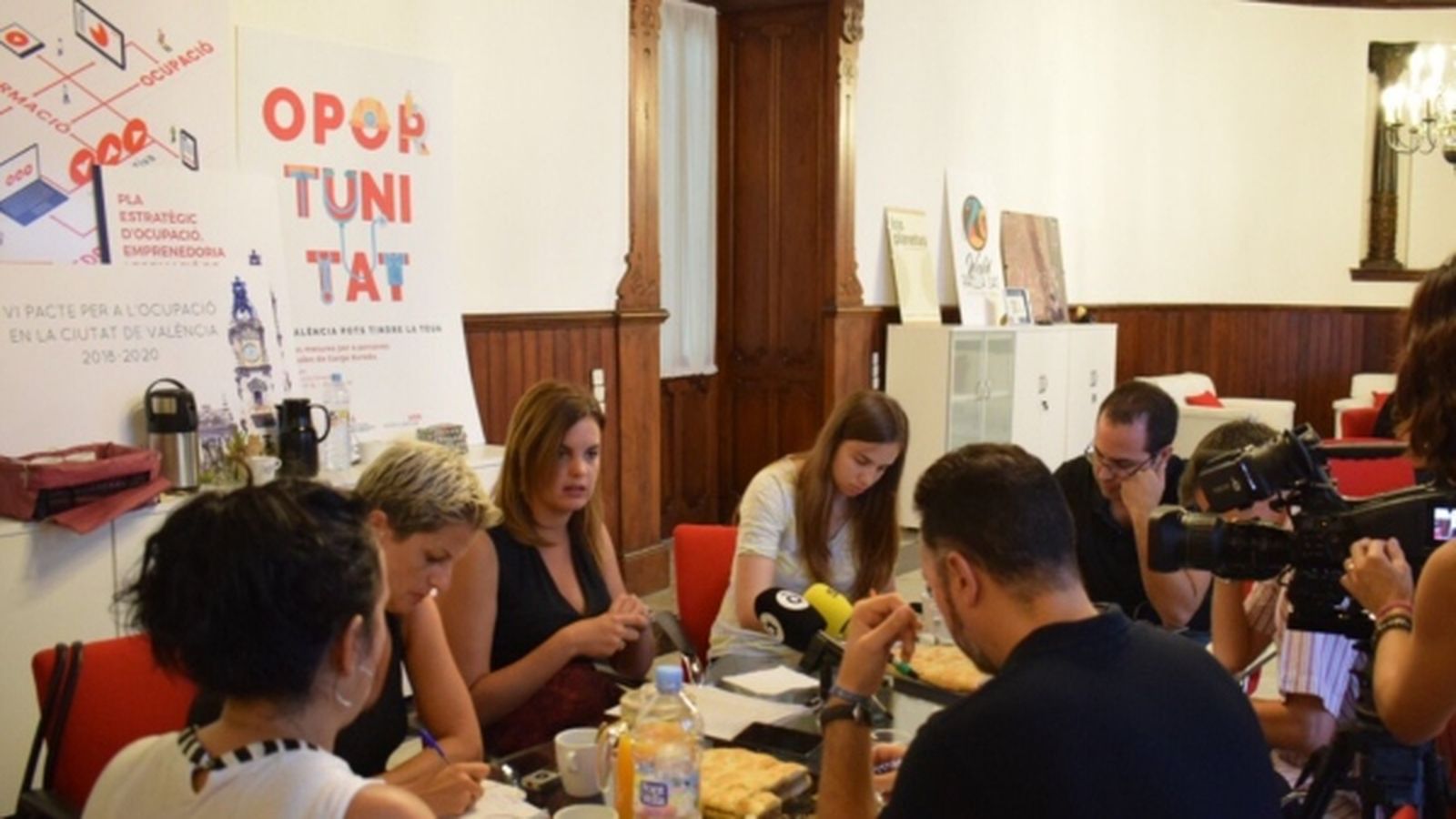 Durant un desdejuni informatiu amb la premsa, Gómez ha confirmat que repetirà candidatura a l'alcaldia de València