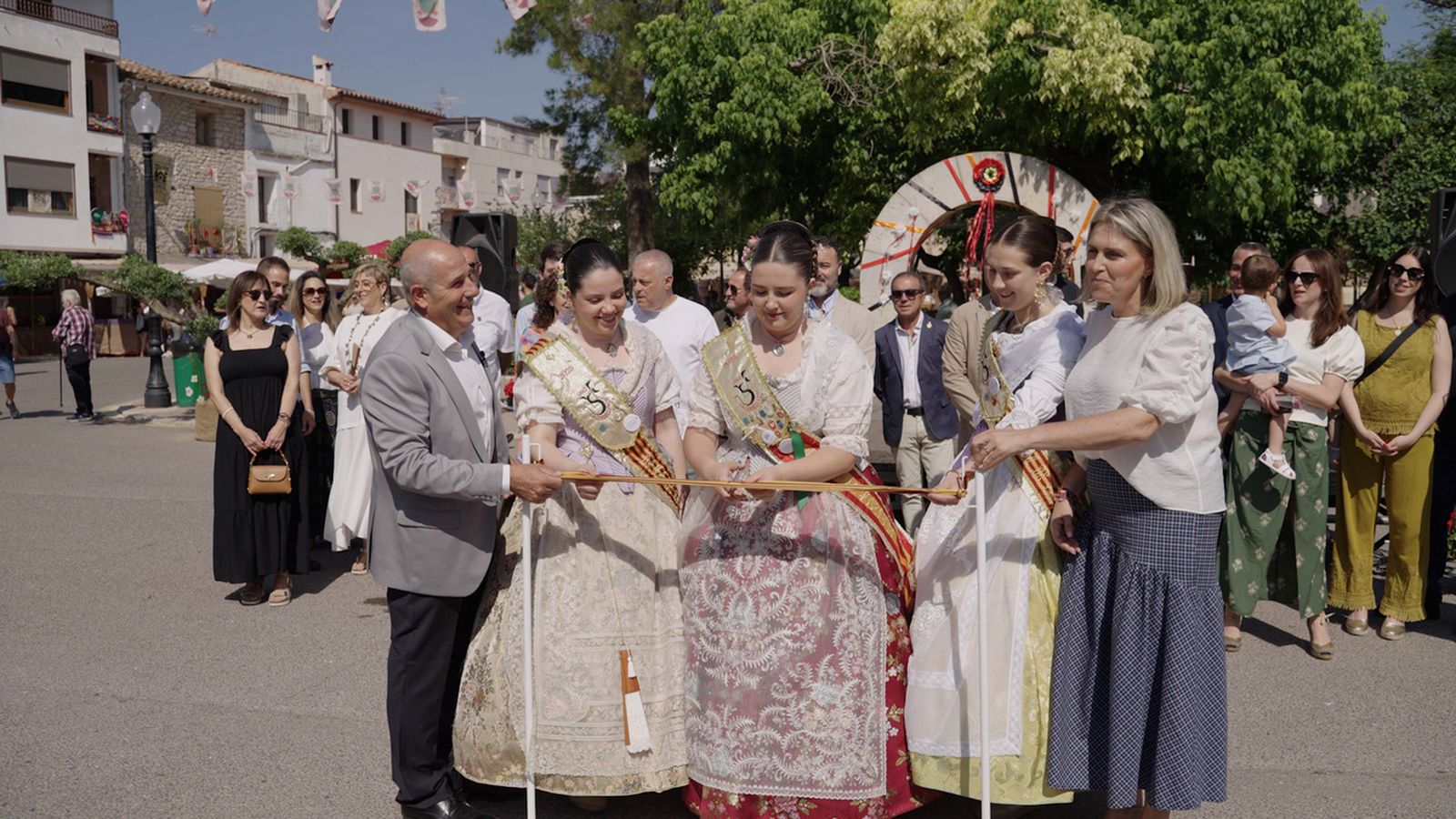 La visita es completa amb l’ambient de la fira, les activitats populars, la música mariachi i la passió d’un poble que manté viva una tradició agrícola transmesa de generació en generació