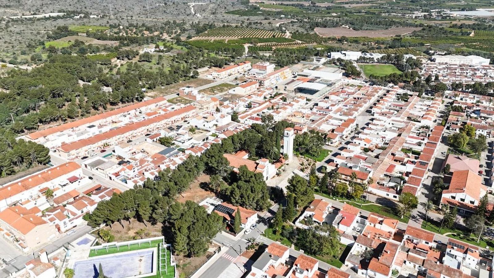 Imatge aèria del municipi de Tous, on ha mort ofegat el menut