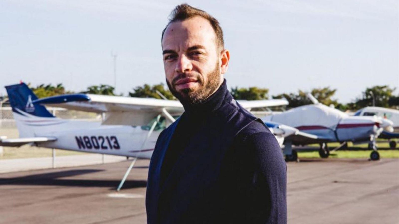 Alfredo Díez, de 39 anys, va posar en marxa el seu propi negoci de pilots després d'emigrar a Amèrica