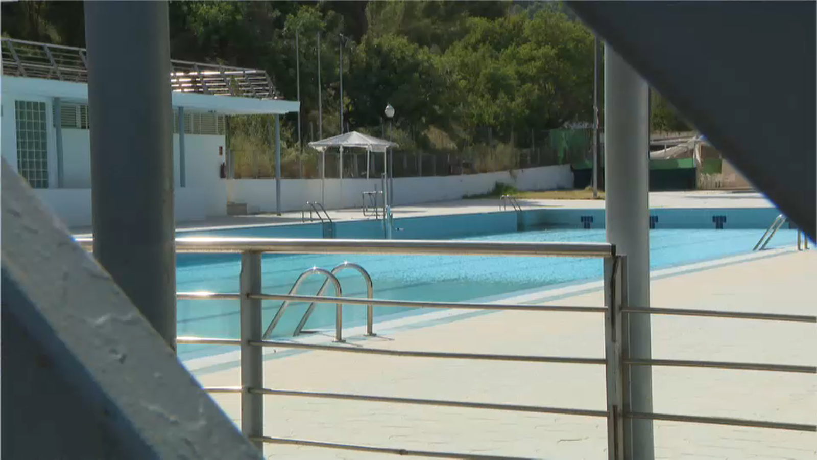 Imatge d'arxiu d'una piscina