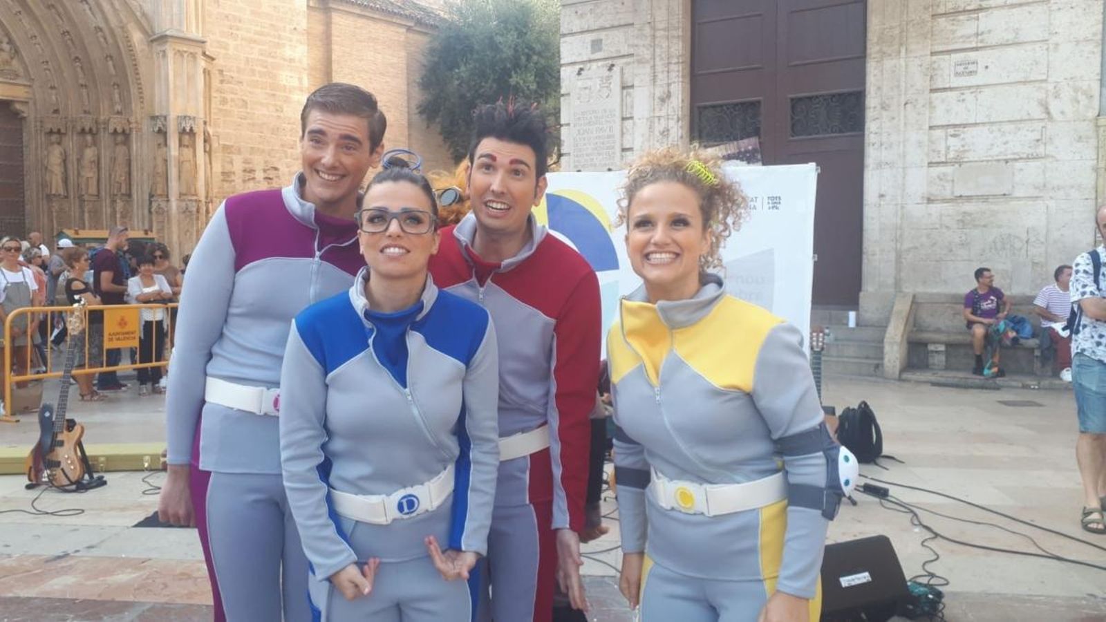 Ram, Data, Clic i Net han abandonat la tauleta del Pau per unes hores i s’han apropat al centre de València