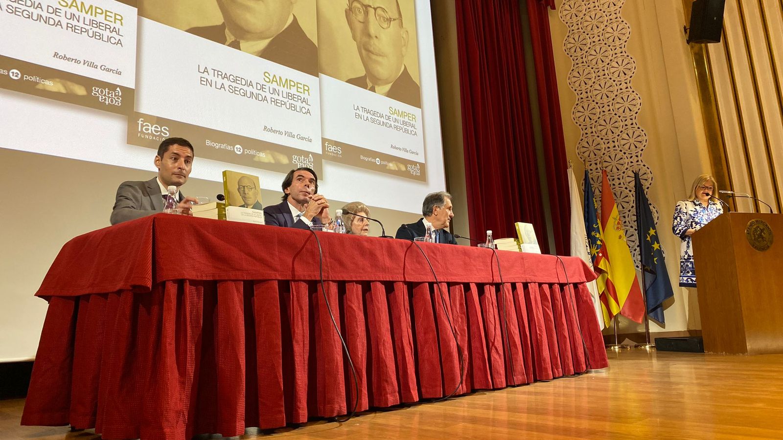 L'expresident del govern, José Maria Aznar, durant la presentació del llibre de Roberto Vila Garcia