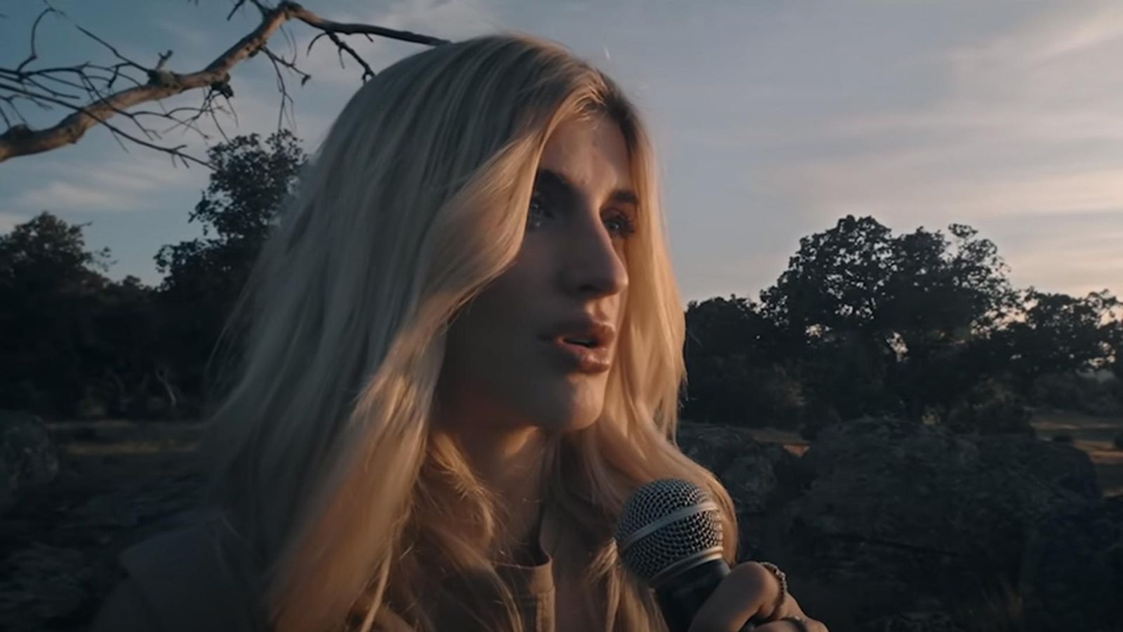 Samantha presenta el videoclip de 'Mar de dudas'