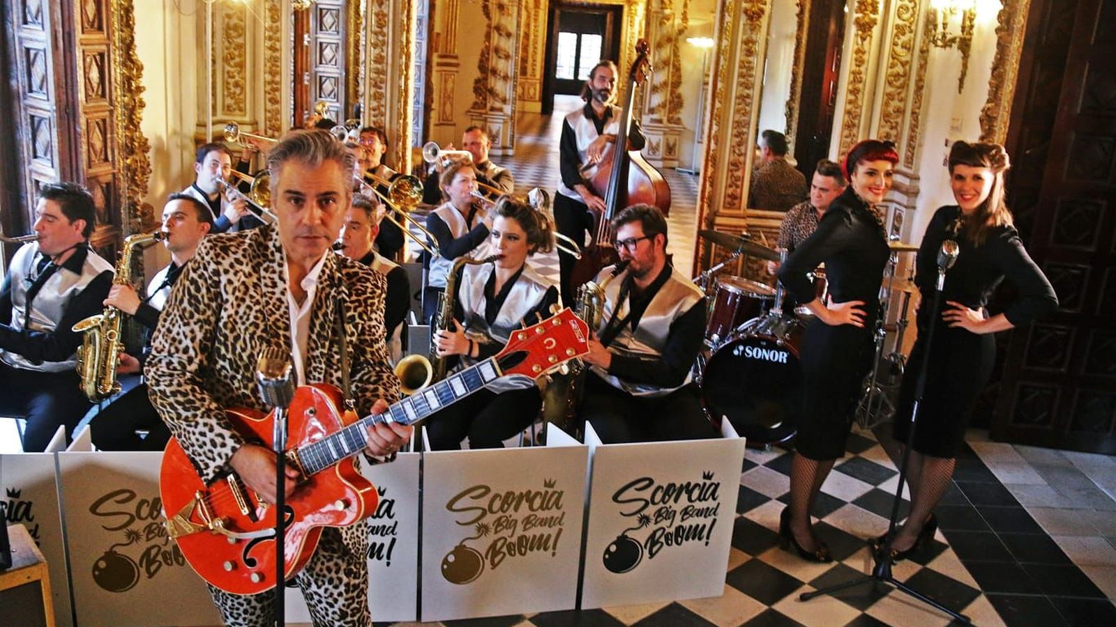 Scorcia Big Band Boom ofereix un concert per a la inauguració de les llums de Nadal de Castelló