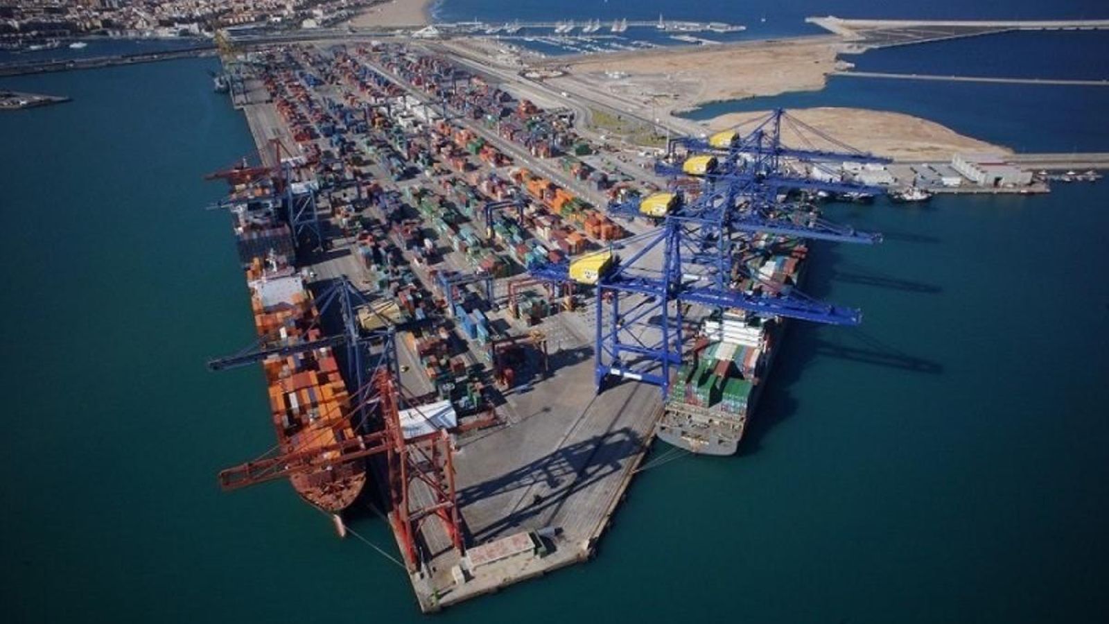 El port de València, el millor connectat de tot l’Estat