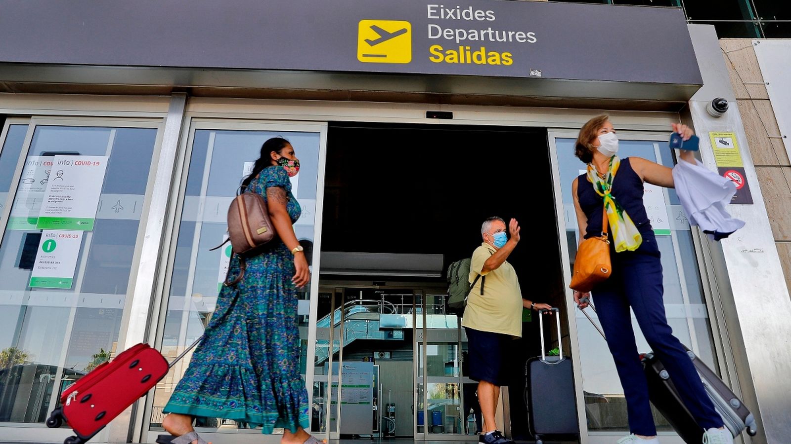 Passatgers a l'aeroport de Manises el 26 de juliol de 2020