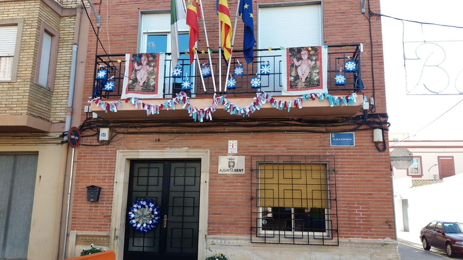 Façana de l'Ajuntament de la Llosa