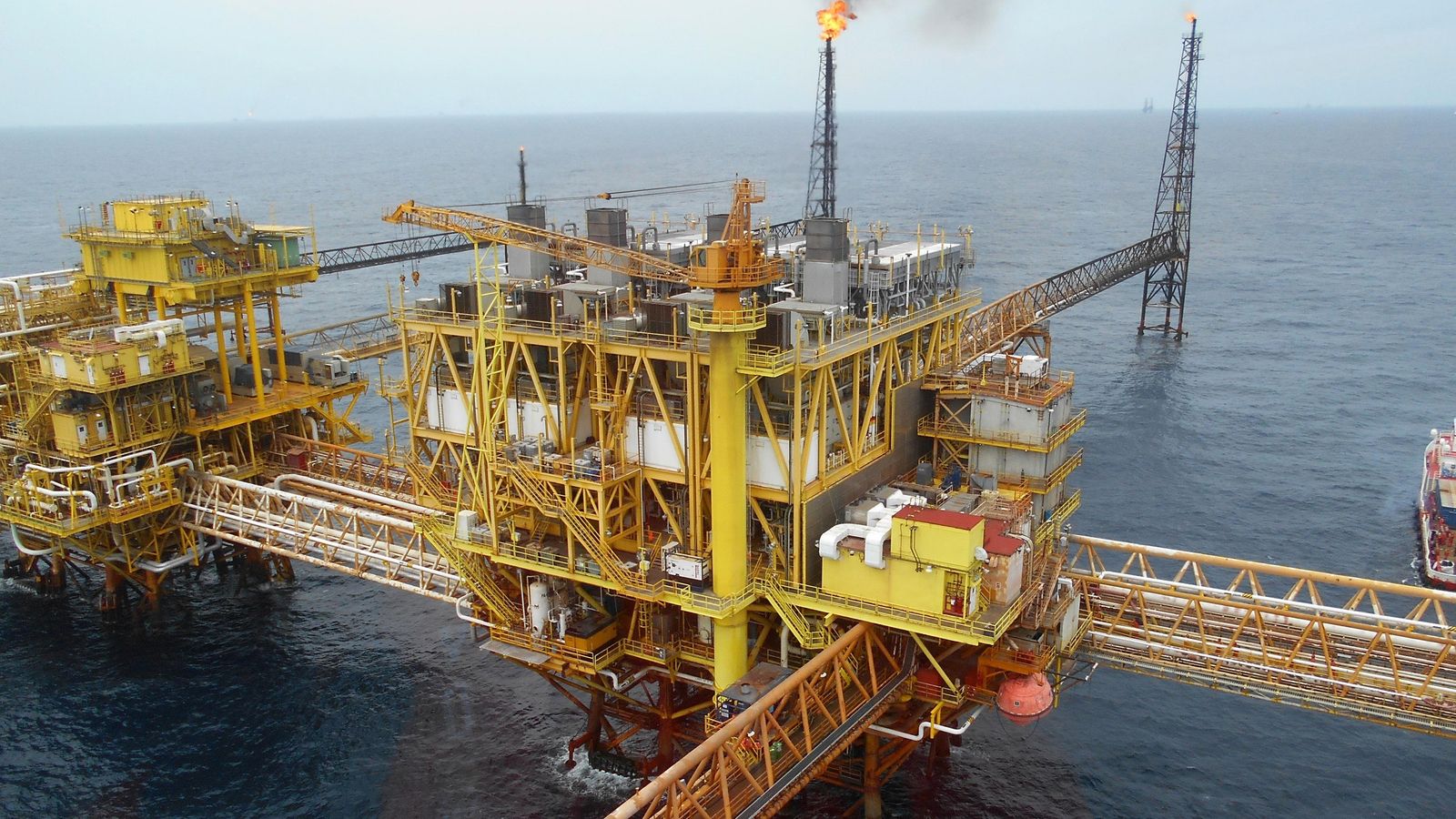 Una plataforma petroliera en una imatge d'arxiu