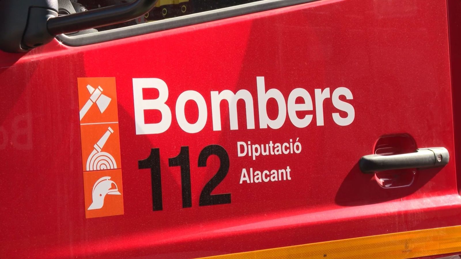 Actuació del Consorci Provincial de Bombers d'Alacant en un incendi declarat a Elx