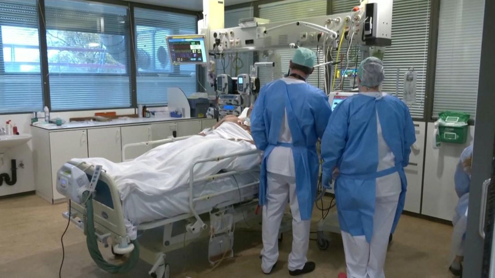 L'evolució desbocada de la covid i els nous subllinatges derivats d'òmicron ha posat en alerta les veus expertes