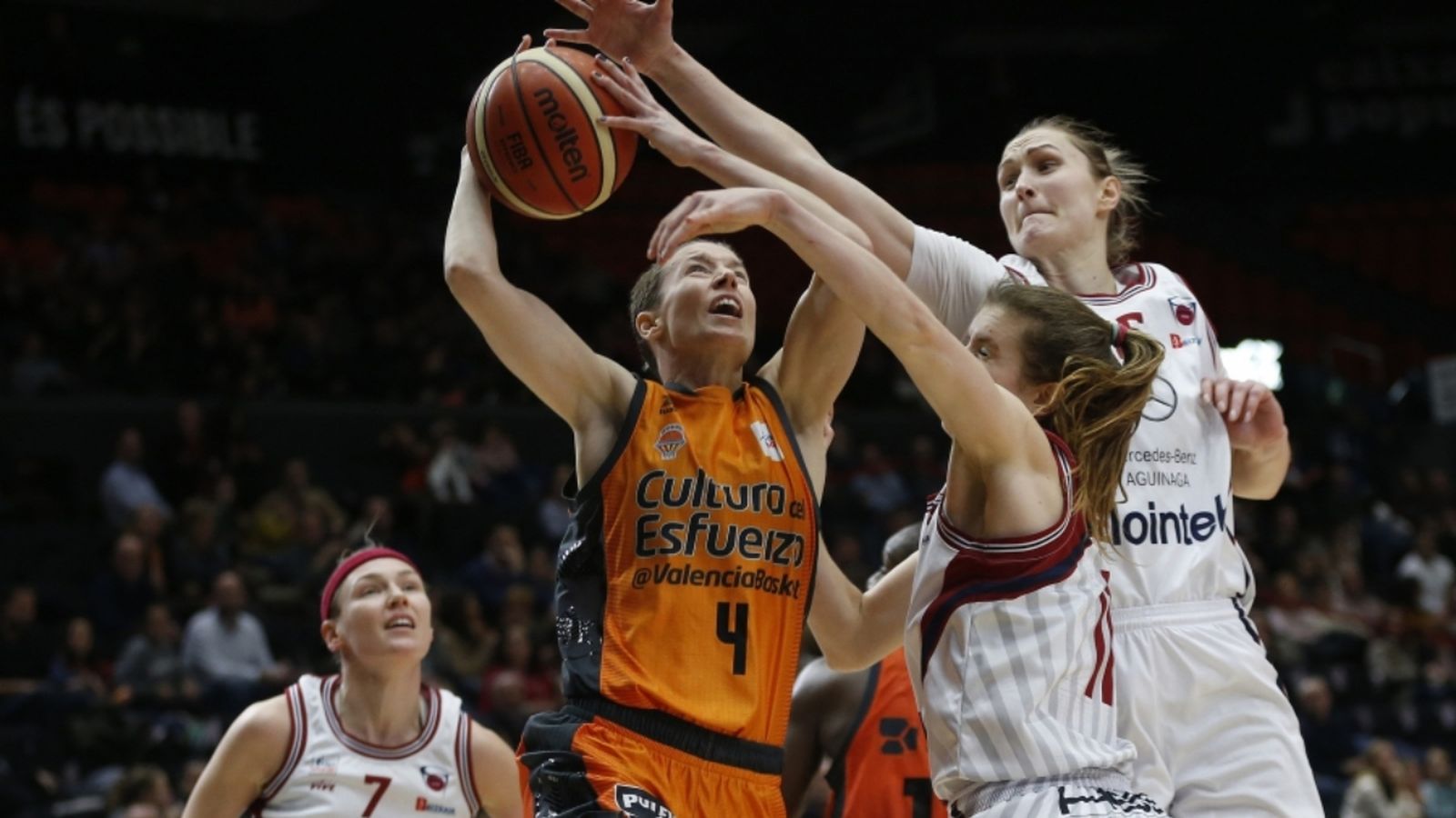 Anna Gómez, amb 18 punts, ha sigut la millor de l'equip taronja