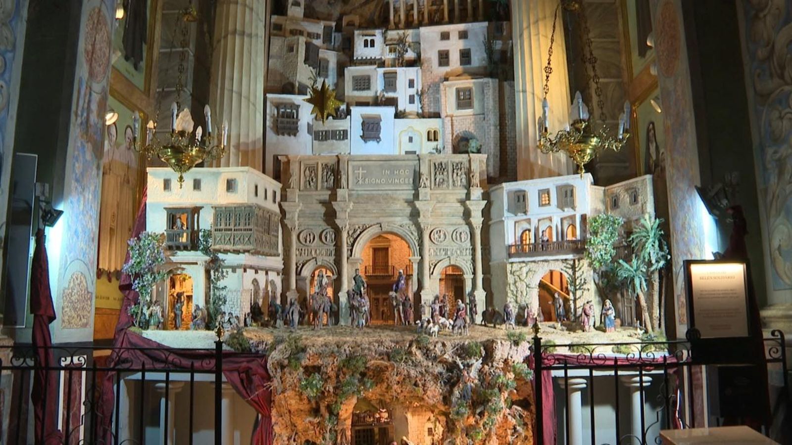 El betlem vertical a l’església de Sant Nicolau, un monument únic a València