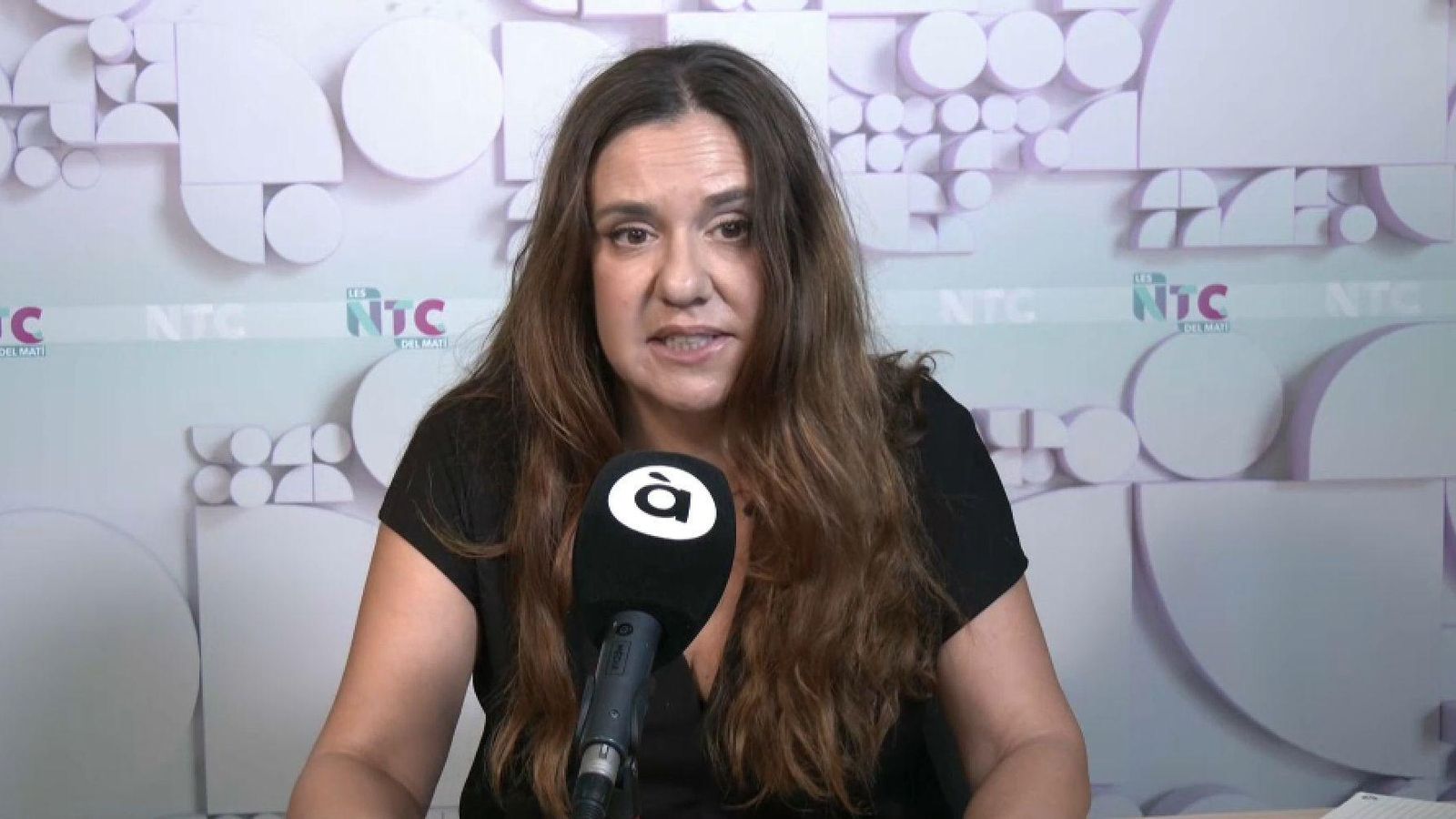 La candidata a les primàries de Més-Compromis, Mònica Àlvaro, intervé a Les Notícies del Matí