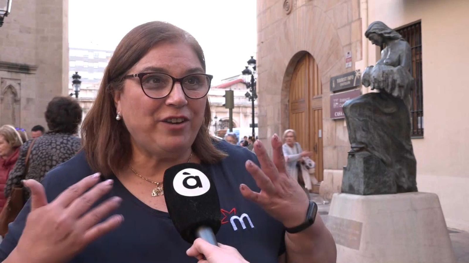 Reyes Martí, després de disparar la primera mascletà de la Magdalena