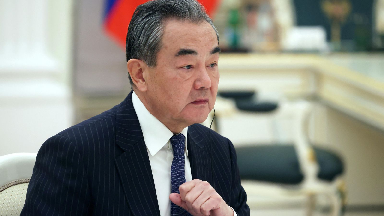 El director de l'Oficina de la Comissió Central d'Afers estangers de la Xina, Wang Yi, abans de reunir-se amb el president de Rússia, Vladimir Putin, a Moscou, aquest passat dimecres