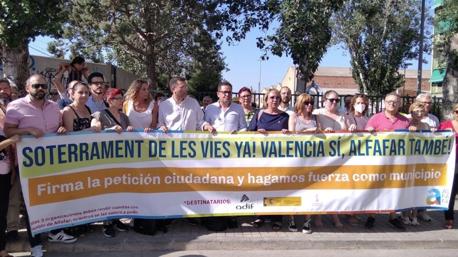 Protesta a Alfafar per demanar el soterrament de les vies Protesta a Alfafar per demanar el soterrament de les vies