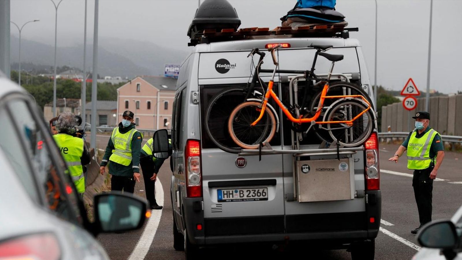 Control de la Guàrdia Civil a Ribadeo (Galícia)