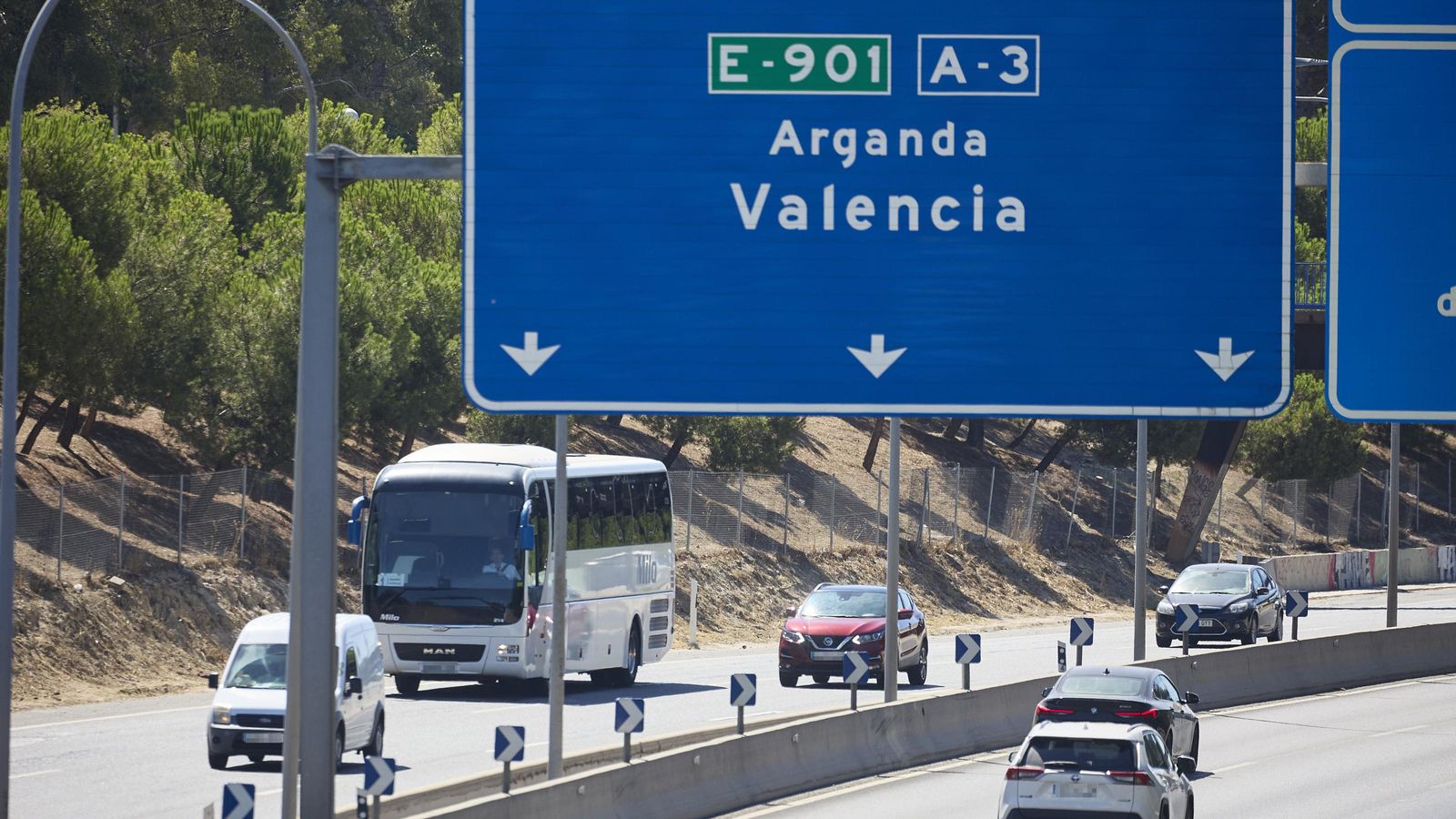 Imatge d'arxiu dels cotxes en l'A3 en direcció a València