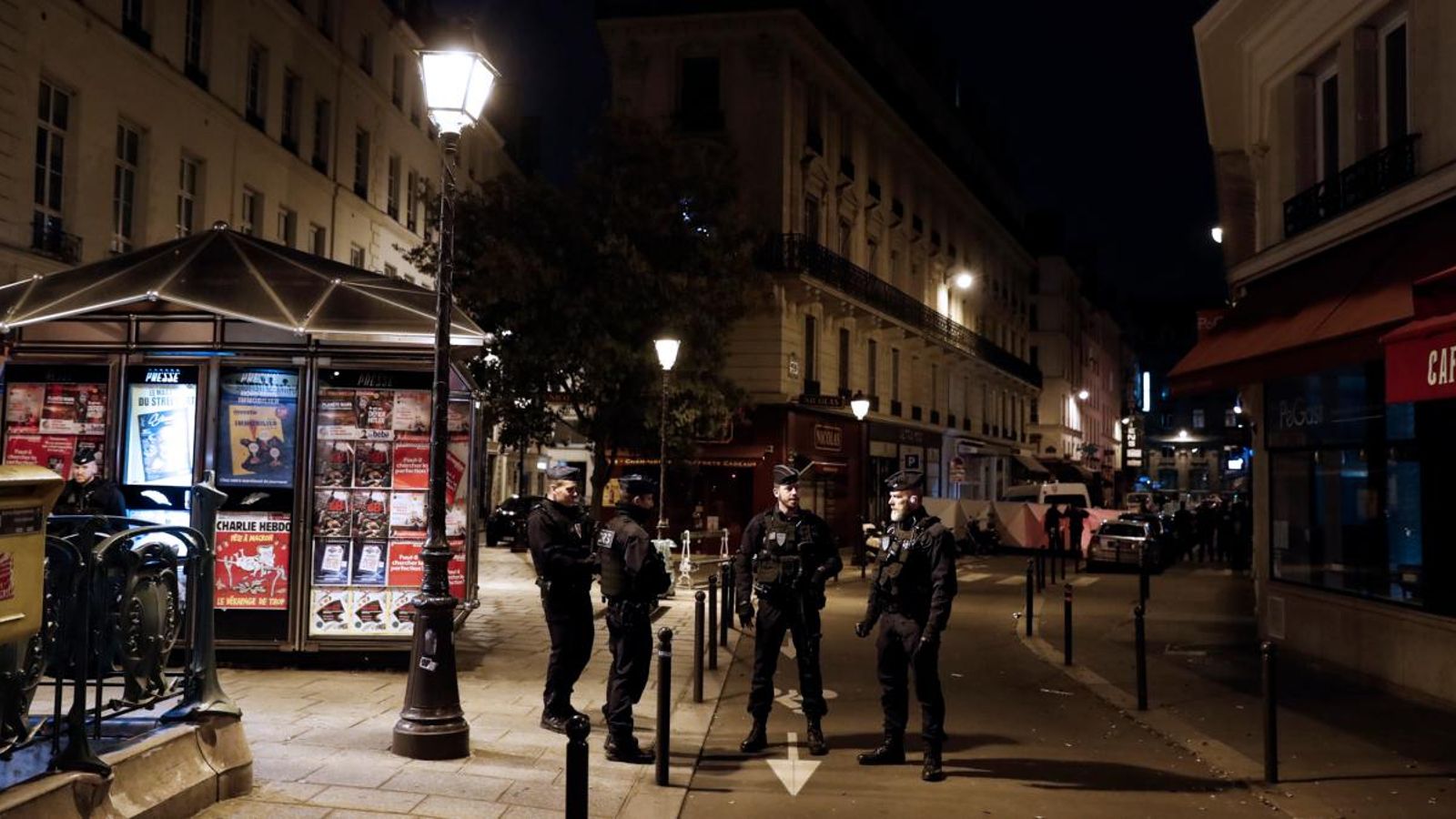 La policia francesa, en el lloc dels fets