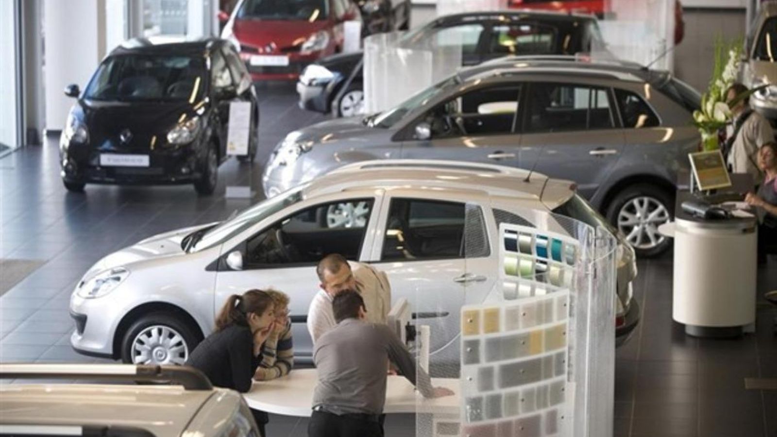 Les matriculacions de turismes cauen per primera vegada des de 2012