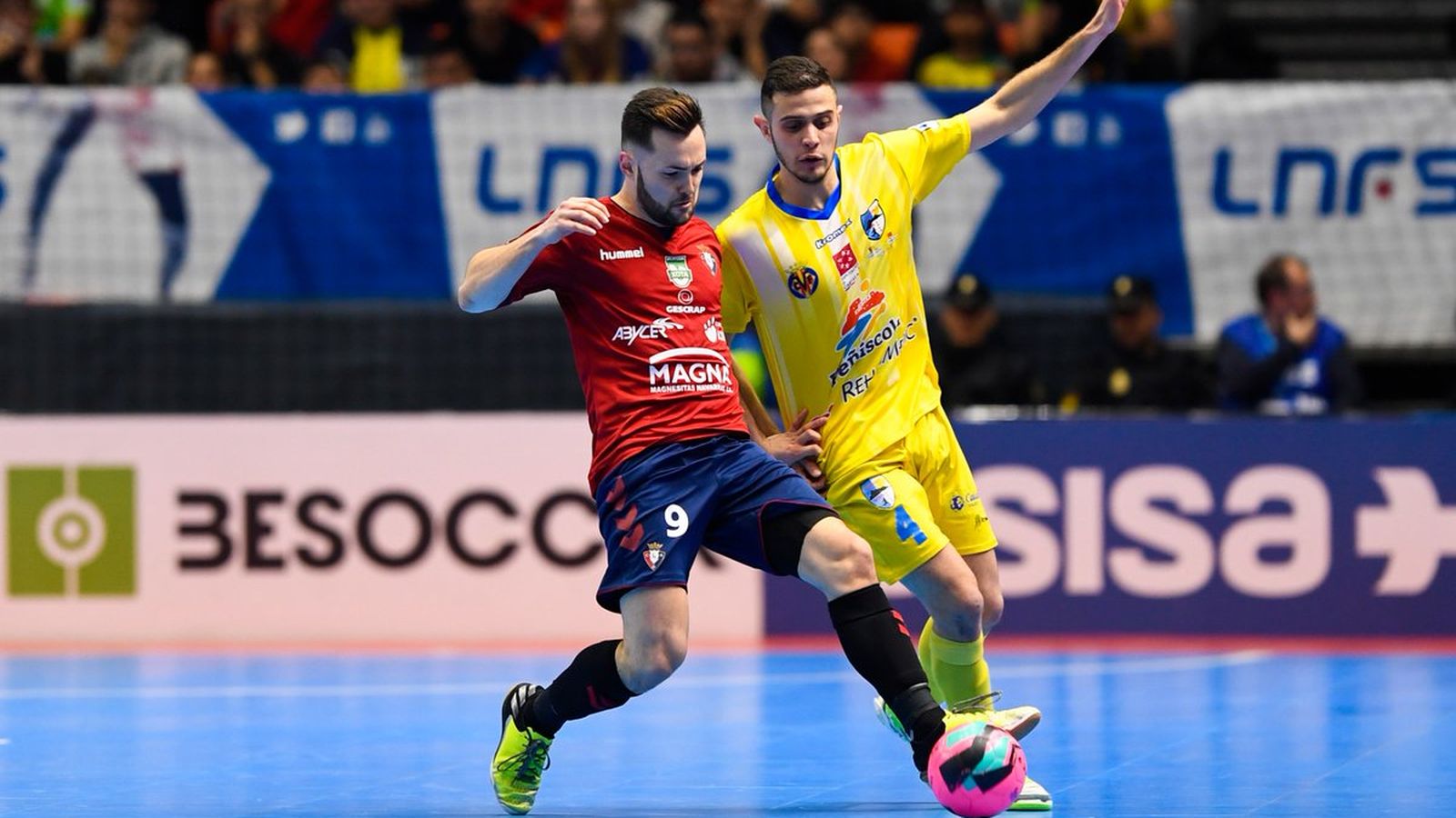 Moment del partit entre el Peníscola i l'Osasuna. @peniscolafs