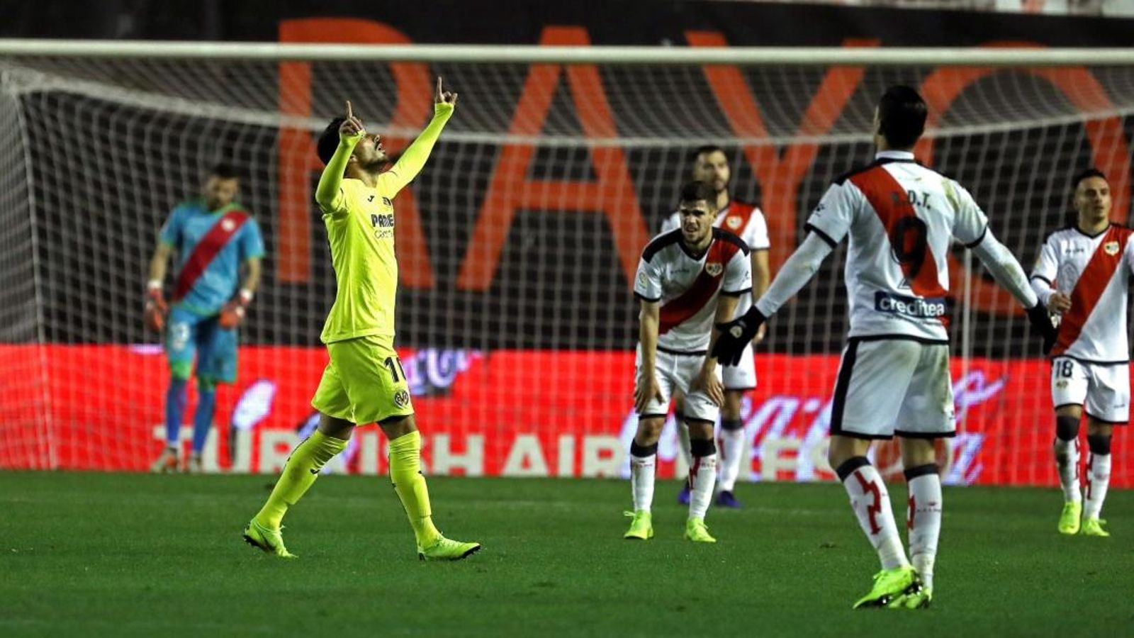 Sansone celebra el gol de l'empat a Vallecas