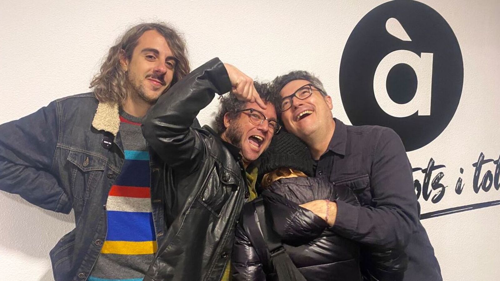 29.11.2022 | Indispuestas, Ramonets i Sedajazz Big Band Kids, “El gramòfon blau” i Santero y los Muchachos