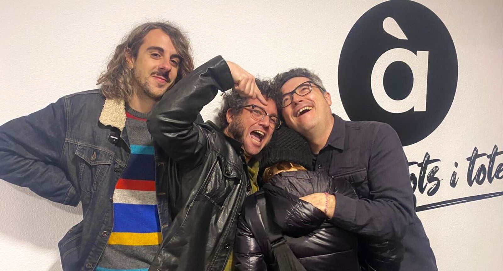 29.11.2022 | Indispuestas, Ramonets i Sedajazz Big Band Kids, “El gramòfon blau” i Santero y los Muchachos