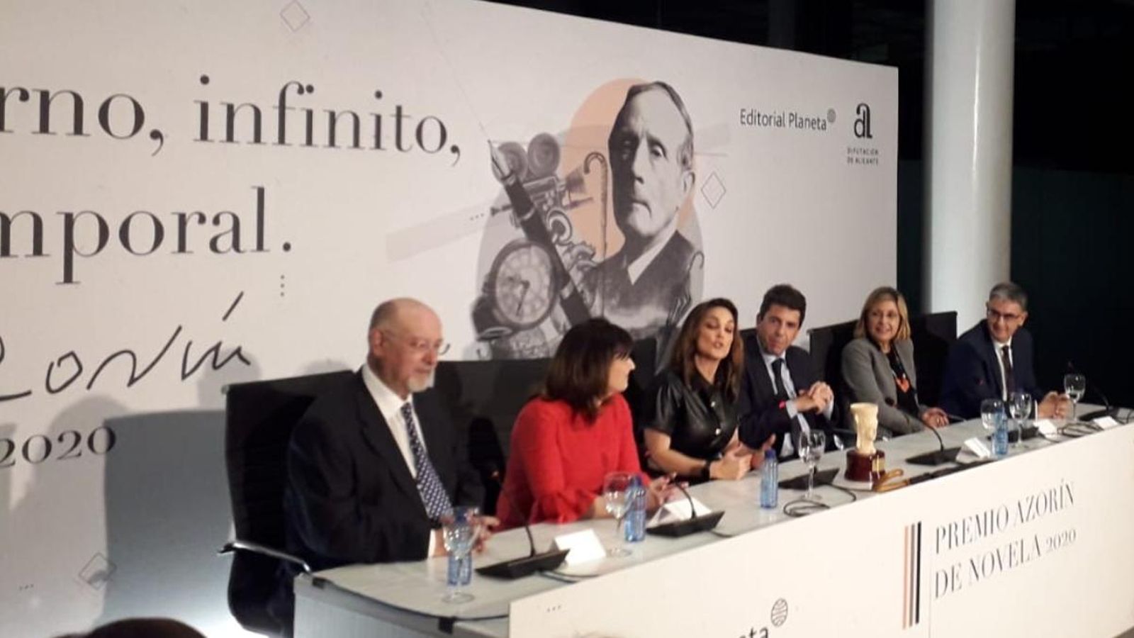 La il·licitana Mónica Carrillo ha guanyat el XXVII Premi Azorín de Novel·la 2020, amb l'obra 'La vida desnuda'