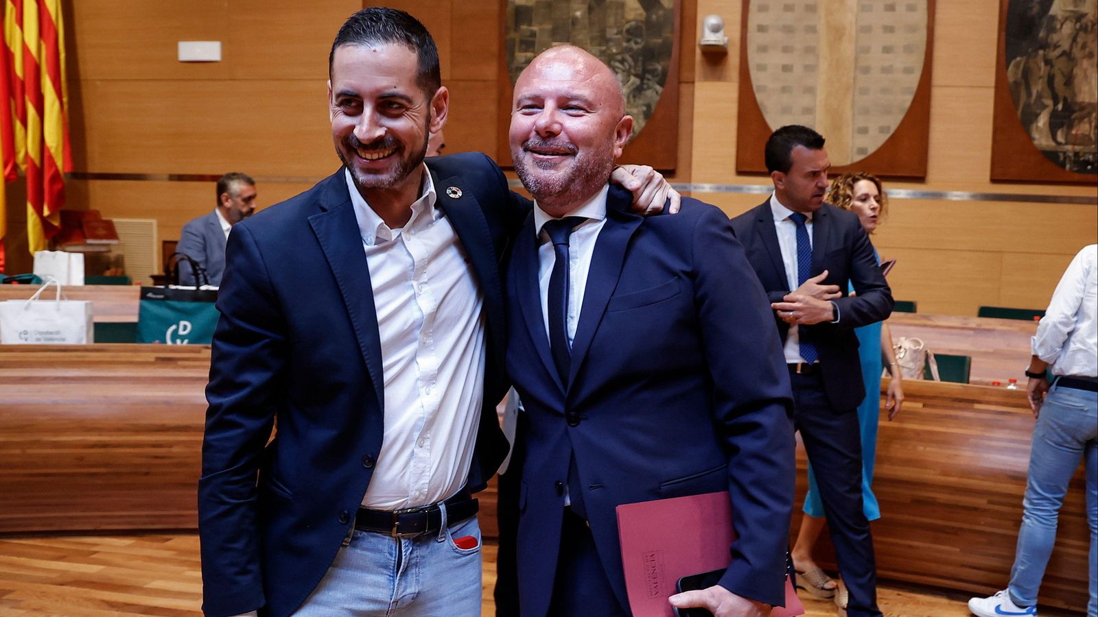 L'alcalde de Mislata i candidat socialista a presidir la Diputació de València, Carlos Fernández Bielsa i l'actual president de la cambra, Toni Gaspar L'alcalde de Mislata i candidat socialista a presidir la Diputació de València, Carlos Fernández Bielsa i l'actual president de la cambra, Toni Gaspar