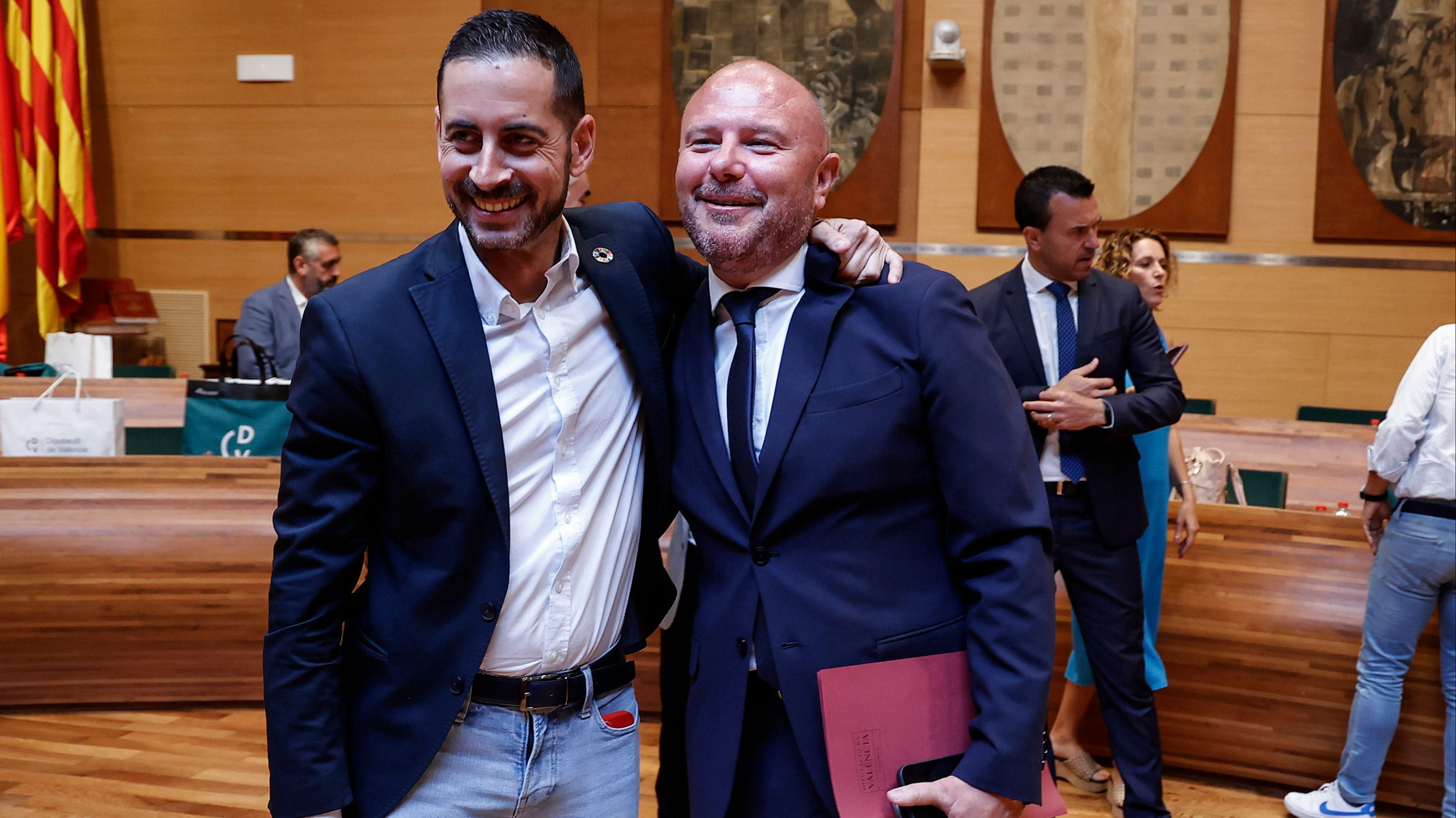 L'alcalde de Mislata i candidat socialista a presidir la Diputació de València, Carlos Fernández Bielsa i l'actual president de la cambra, Toni Gaspar L'alcalde de Mislata i candidat socialista a presidir la Diputació de València, Carlos Fernández Bielsa i l'actual president de la cambra, Toni Gaspar