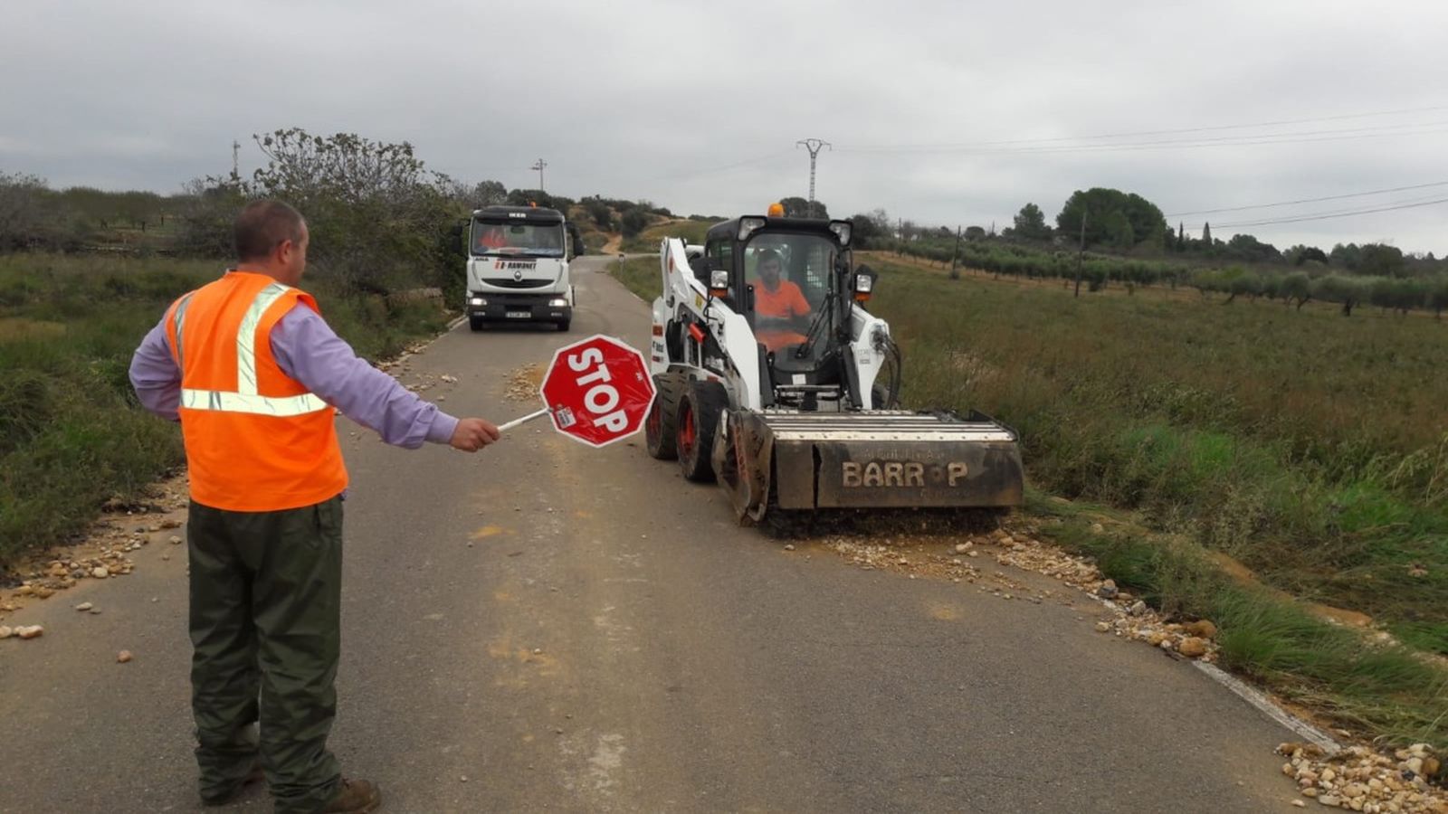 Treballs de neteja a la xarxa de carreeteres secundàries de Castelló