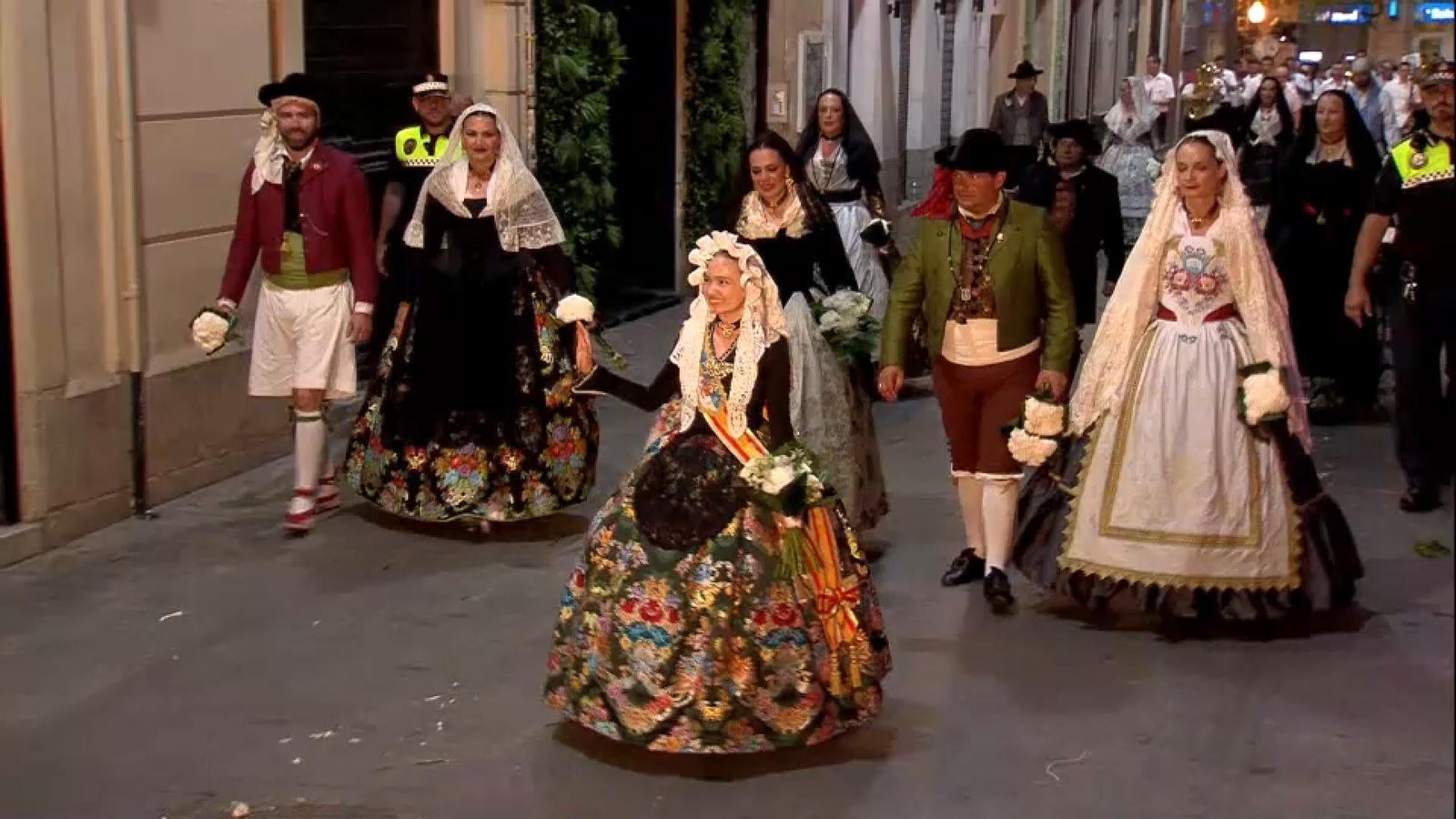 La bellea infantil, Valentina Tárraga, arriba a la cocatedral