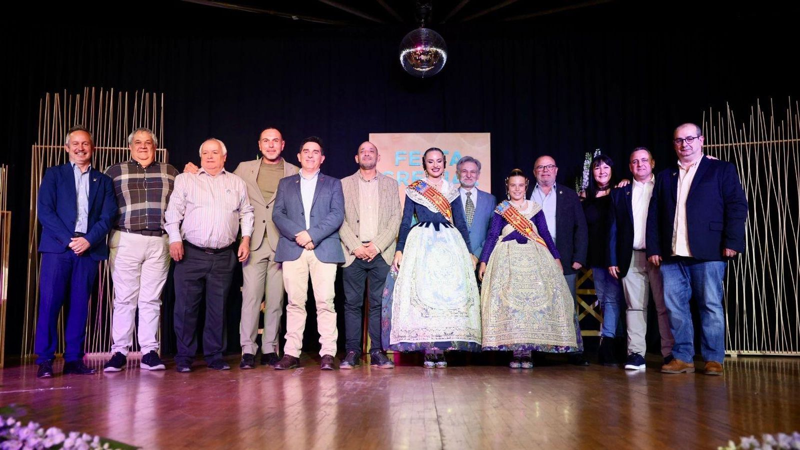 Lliurament dels Ninots d'Or durant la festa del Gremi d'Artistes Fallers de València