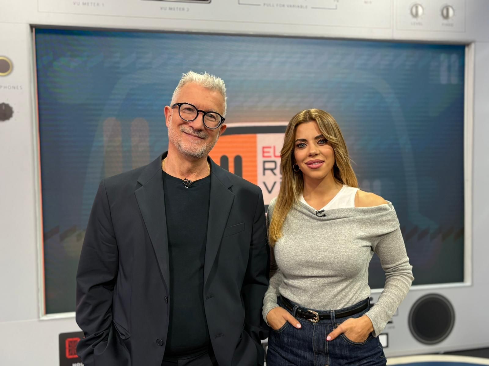 Josep Ramon Lluch i Anaïs Ordóñez, presentadors del programa d'entreteniment i debats dels dissabtes nit en À Punt